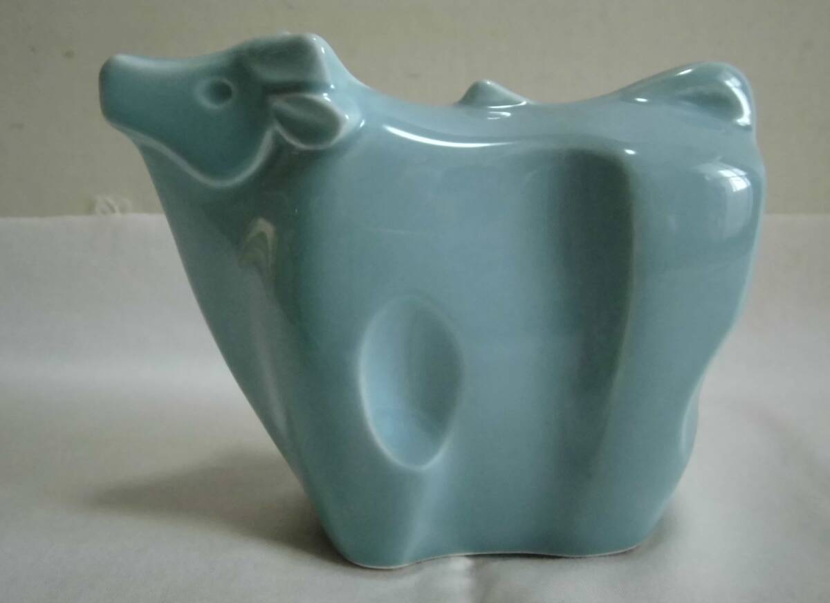 . главный украшение . селадон шар . произведение украшение шт. способ есть корова ... кукла земля кукла . удача счастливый случай .. предмет украшение предмет произведение искусства керамика изделие прикладного искусства retro