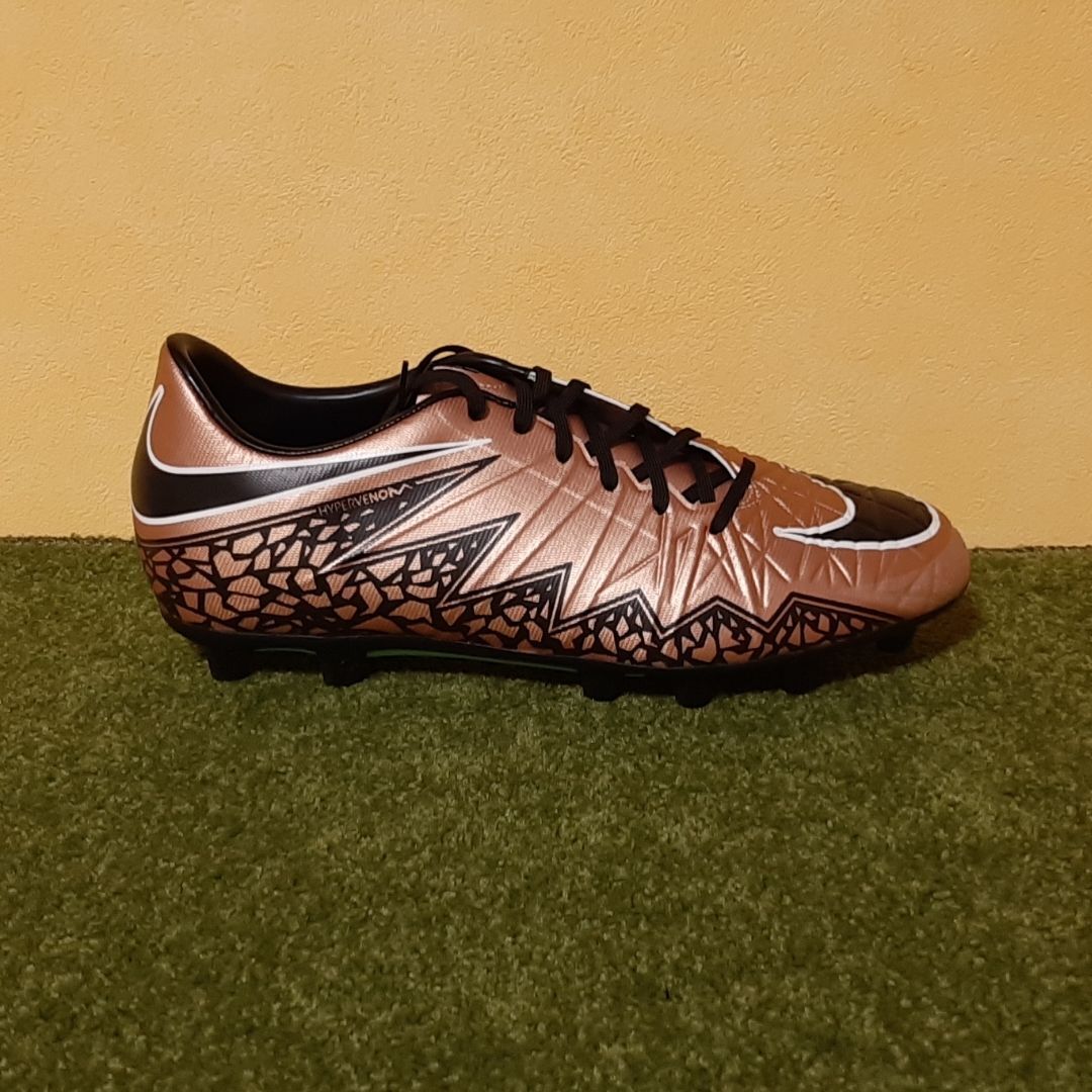 ナイキ サッカースパイク ハイパーヴェノム ファタル Ⅱ HG(26.0 ナイキ サッカースパイク ハイパーヴェノム ファタル Ⅱ HG(26.0