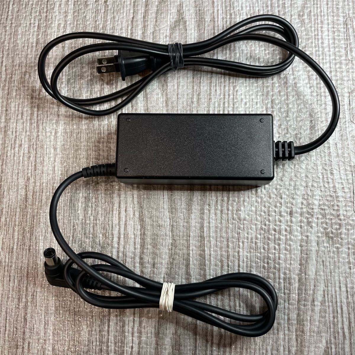 NTTドコモ SHARP HOME 5G ホームルーター HR02 純正 ACアダプタ NTTドコモ SHARP HOME 5G ホームルーター HR02 純正 ACアダプタ