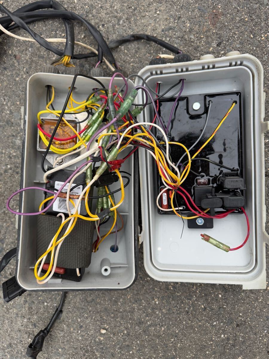 5250円 シードゥ SPX 純正 電装BOX キー2本付 リミッターカット 5250円 シードゥ SPX 純正 電装BOX キー2本付 リミッターカット