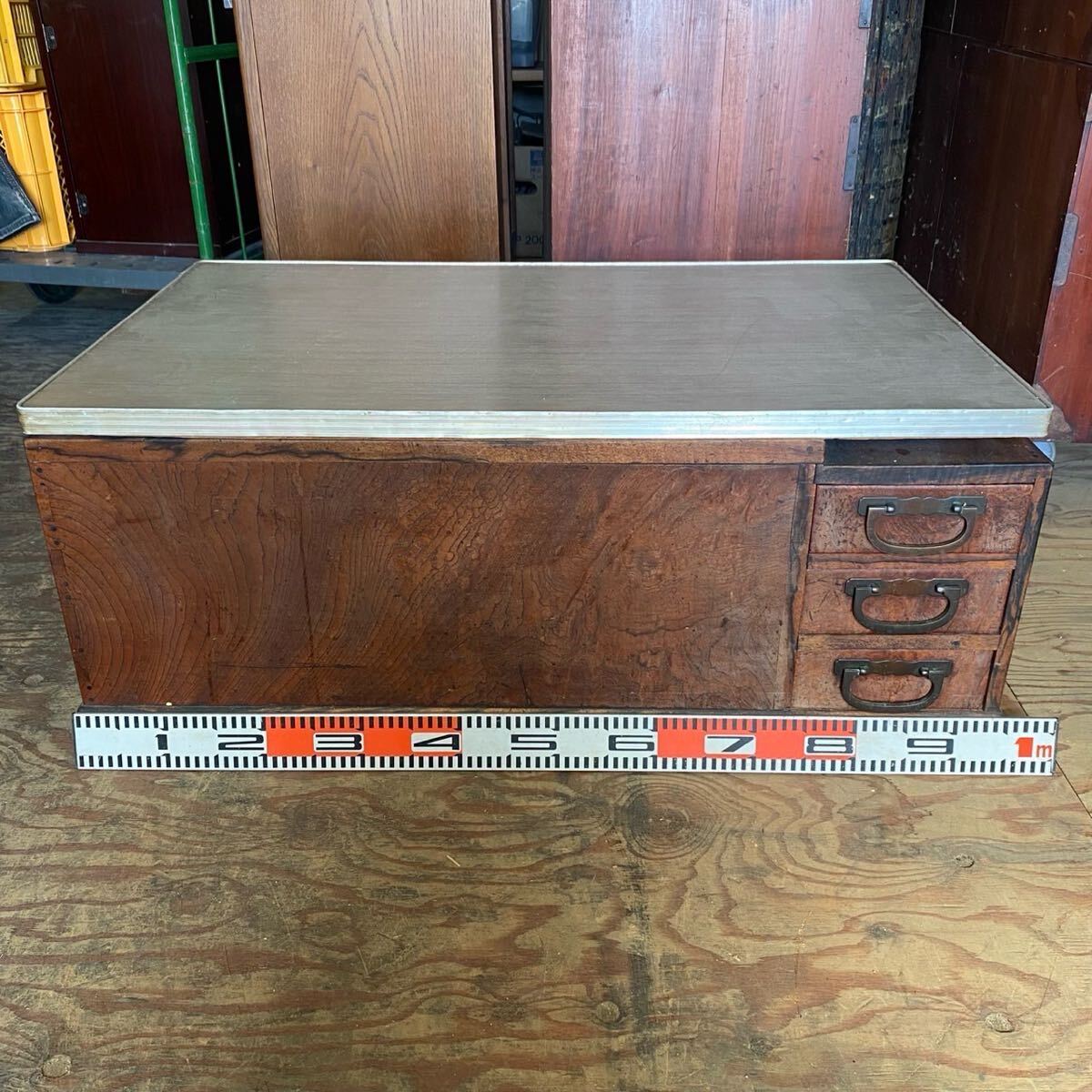 M0227701K 長火鉢 角火鉢 骨董品 関東長火鉢 無垢材 縁黒柿 欅 M0227701K 長火鉢 角火鉢 骨董品 関東長火鉢 無垢材 縁黒柿 欅