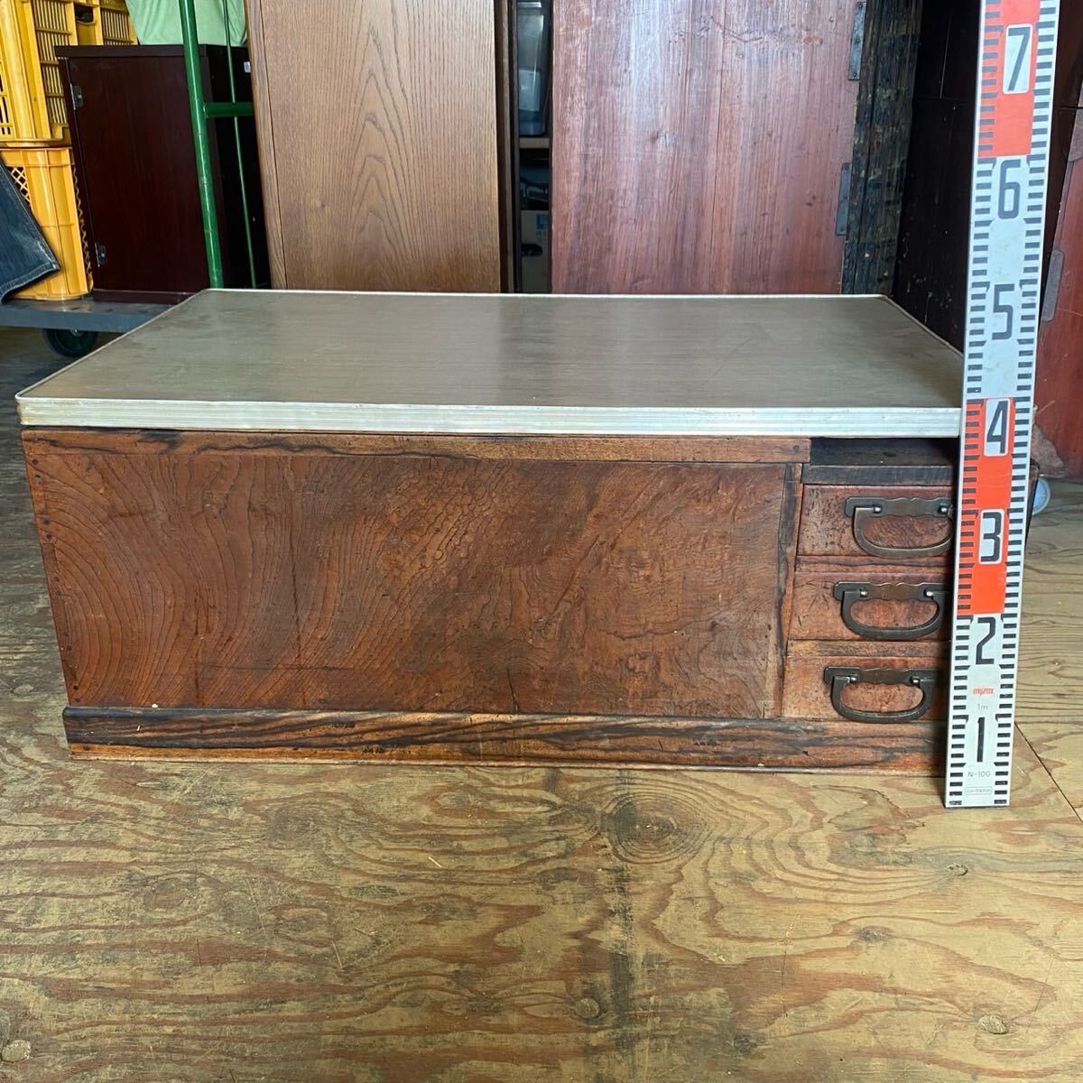 M0227701K 長火鉢 角火鉢 骨董品 関東長火鉢 無垢材 縁黒柿 欅 M0227701K 長火鉢 角火鉢 骨董品 関東長火鉢 無垢材 縁黒柿 欅
