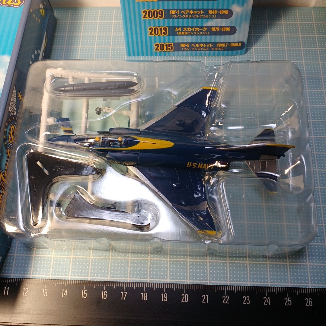 ef игрушки 1/144 blue angel sklauzF-4 Phantom 