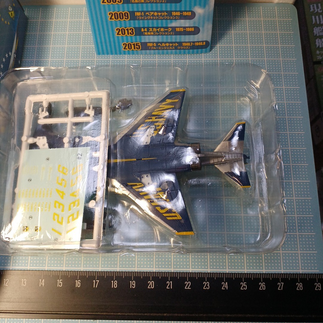 ef игрушки 1/144 blue angel sklauzF-4 Phantom 
