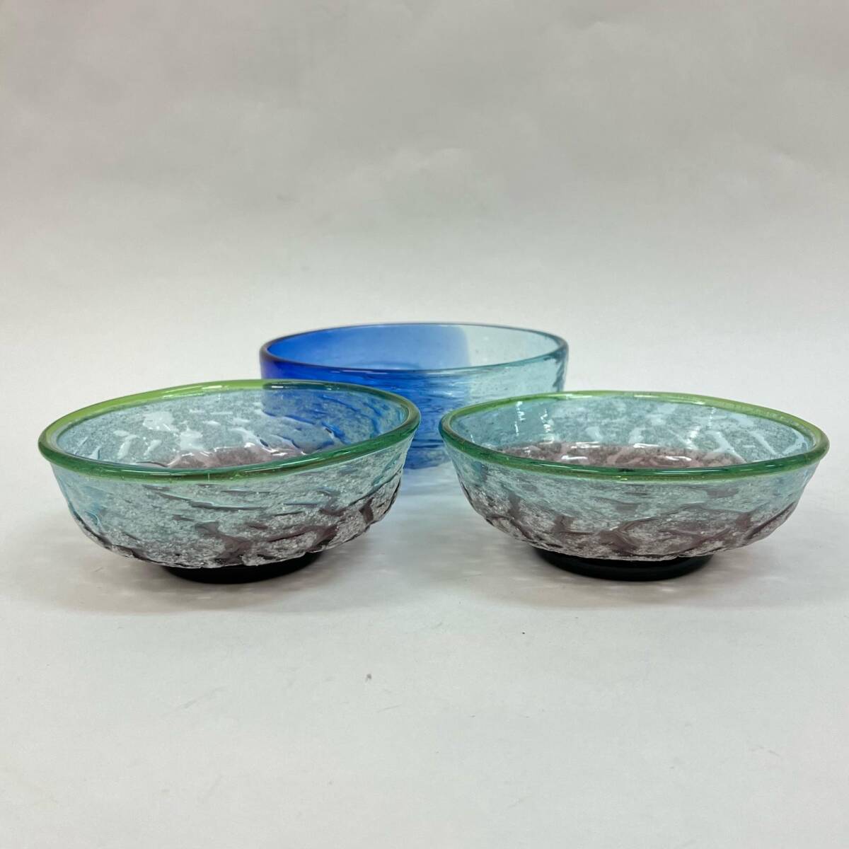 ☆稲嶺盛吉 琉球ガラス 小鉢 深皿 3皿 グリーン系 ブルー系 食器 ☆稲嶺盛吉 琉球ガラス 小鉢 深皿 3皿 グリーン系 ブルー系 食器