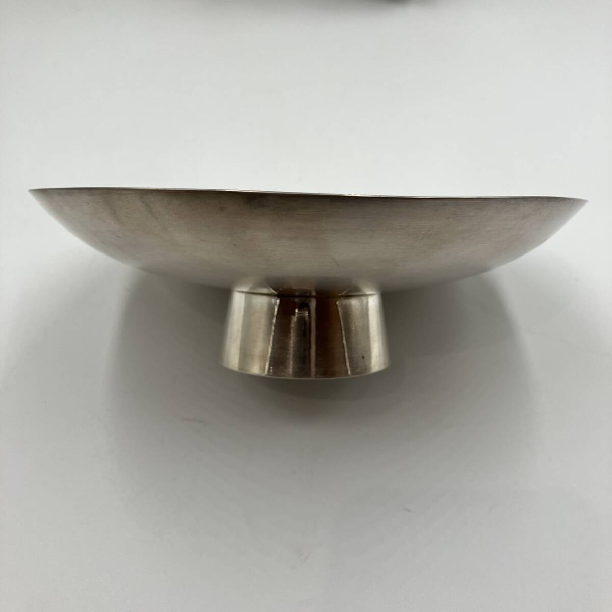 吉岡宗雲斎 銀杯 皇室御用金工師 五七桐花紋 共箱あり(酒器 吉岡宗雲斎 銀杯 皇室御用金工師 五七桐花紋 共箱あり(酒器