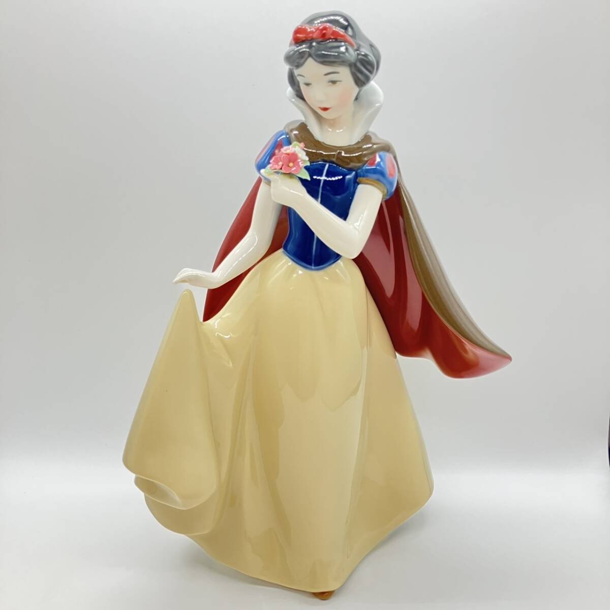 ☆1円 リヤドロ LLADRO 2018 白雪姫 SNOW WHITE ディズニー ☆1円 リヤドロ LLADRO 2018 白雪姫 SNOW WHITE ディズニー