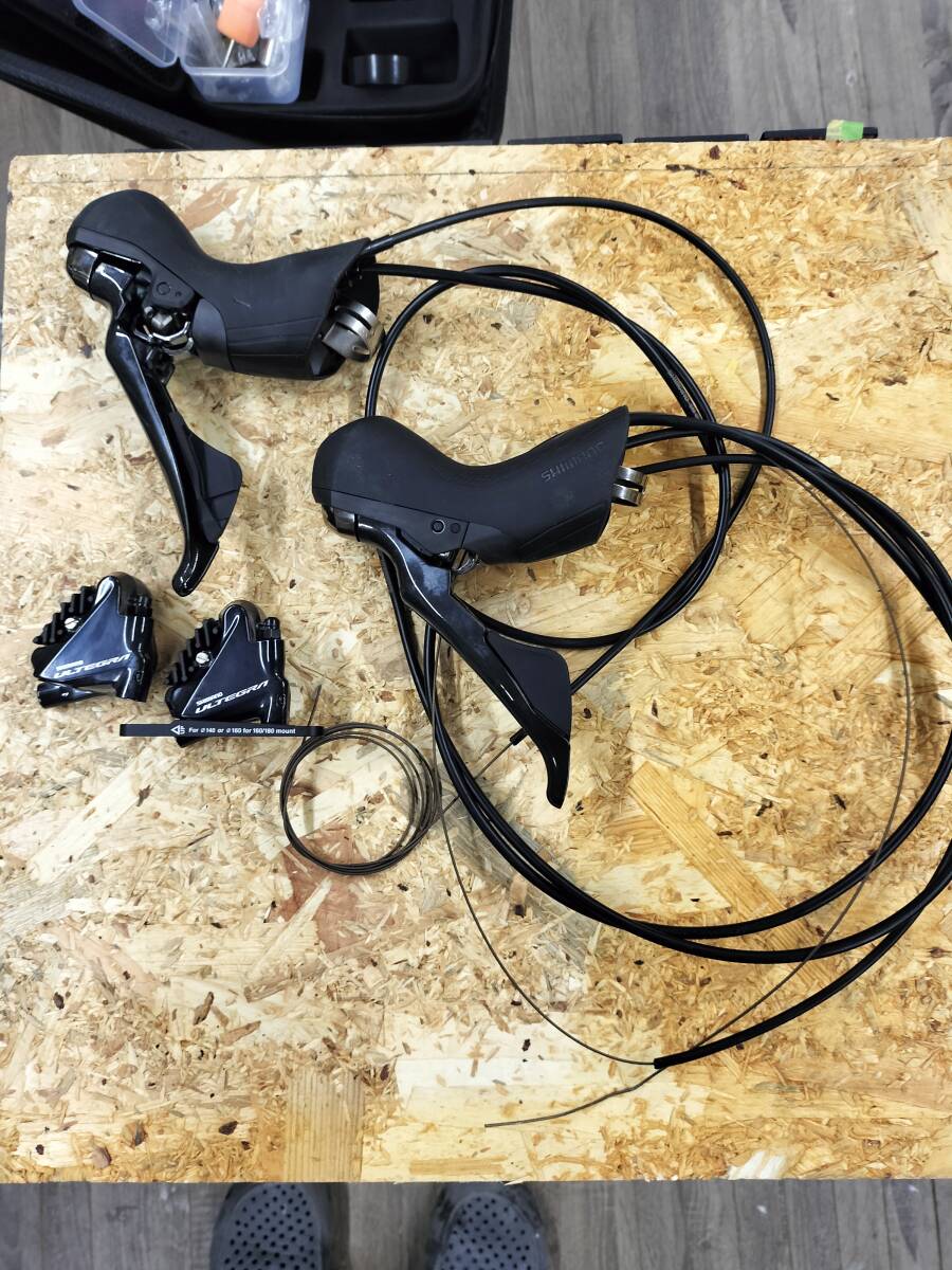 【完成車外し未使用品】SHIMANO シマノ ST-R8020 /BR-R8070 ULTEGRA 11s 油圧式ディスクブレーキSTIレバー/キャリパーセット定価70,306円