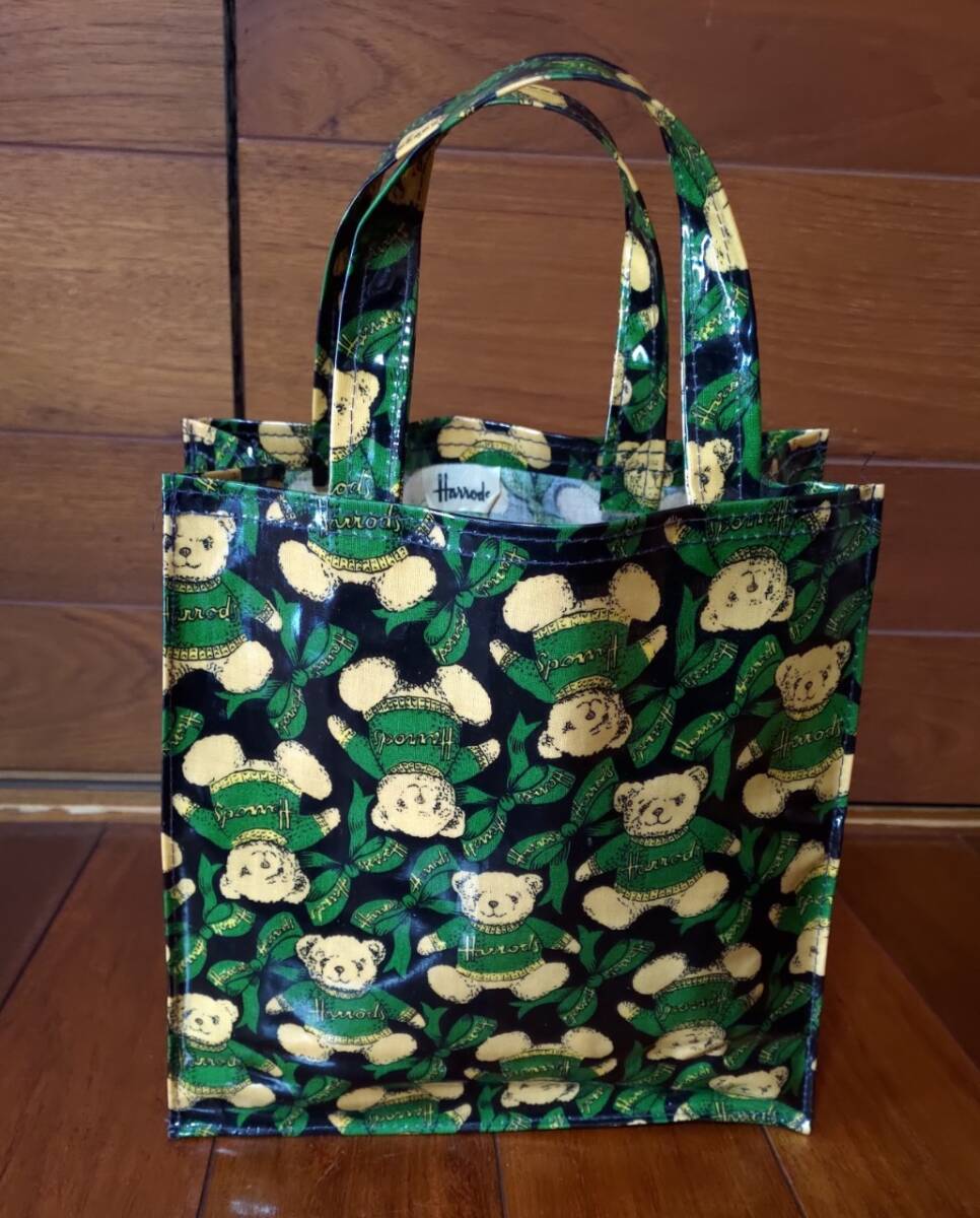 Harrodsテディベア総柄PVCリボンくま緑ハンドエコトートバッグ大 Harrodsテディベア総柄PVCリボンくま緑ハンドエコトートバッグ大