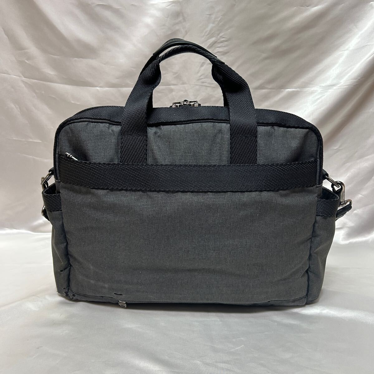 良品】TUMI 2WAY Seattle Zip Top Brief/トゥミ ブリーフケース 良品】TUMI 2WAY Seattle Zip Top Brief/トゥミ ブリーフケース