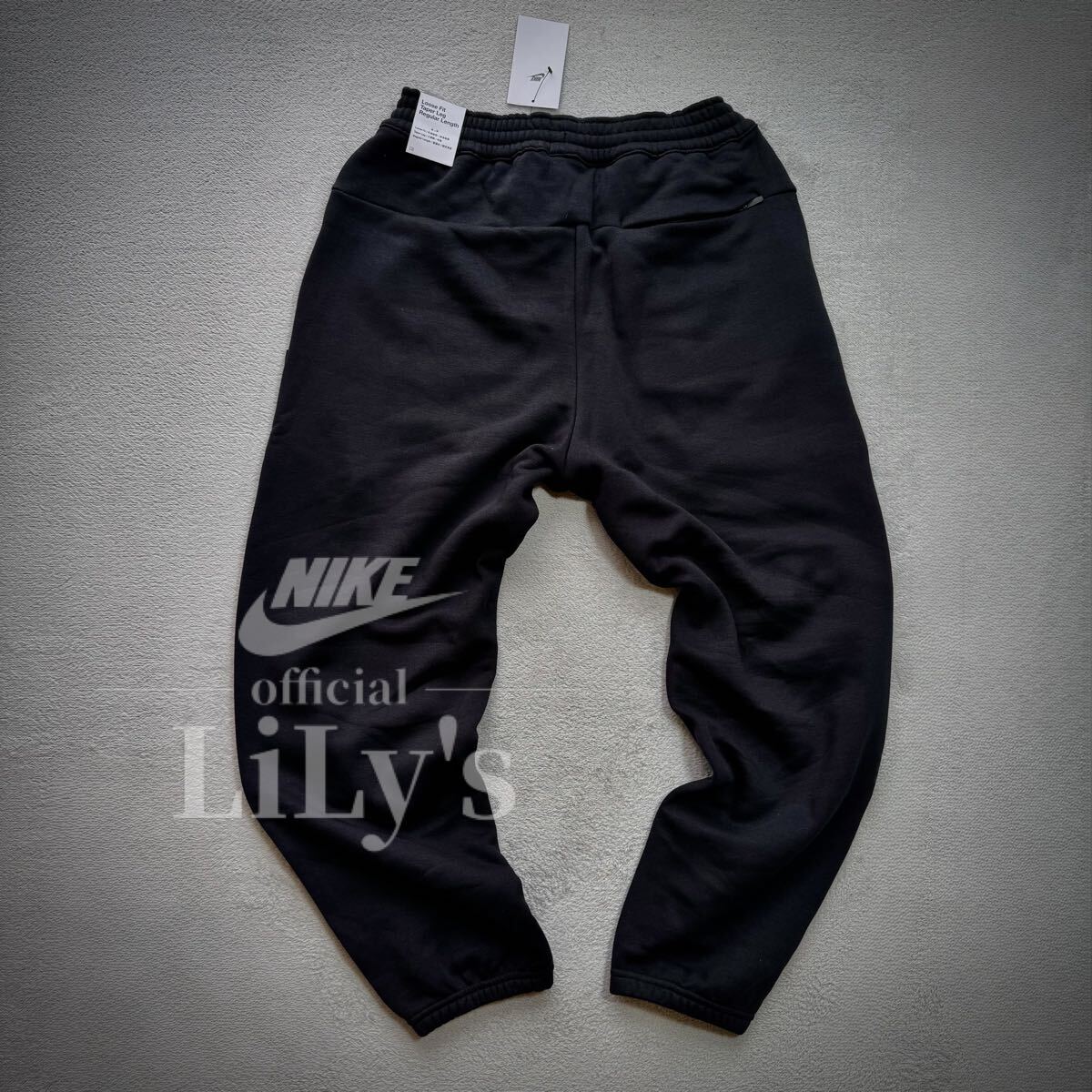 新品未使用 NIKE上下セットアップ 上L下M 上下サイズ違い 黒赤 新品未使用 NIKE上下セットアップ 上L下M 上下サイズ違い 黒赤