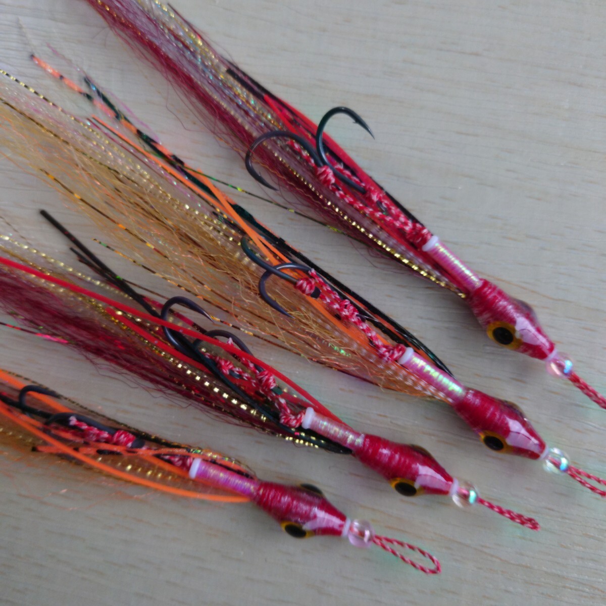 □□タイラバネクタイ冬春真鯛（イワシパターン）ロックフイッシュリグ紅牙SaqSasフック装着オレンジ・レッド系4匹セット即日発送！□□_画像3