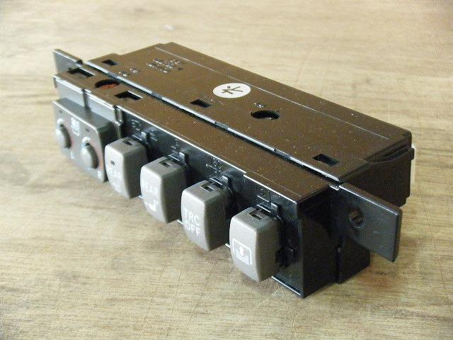 セルシオ UCF31 センターロアスイッチ 　純正品番84988-50440 管理番号X6421_画像4