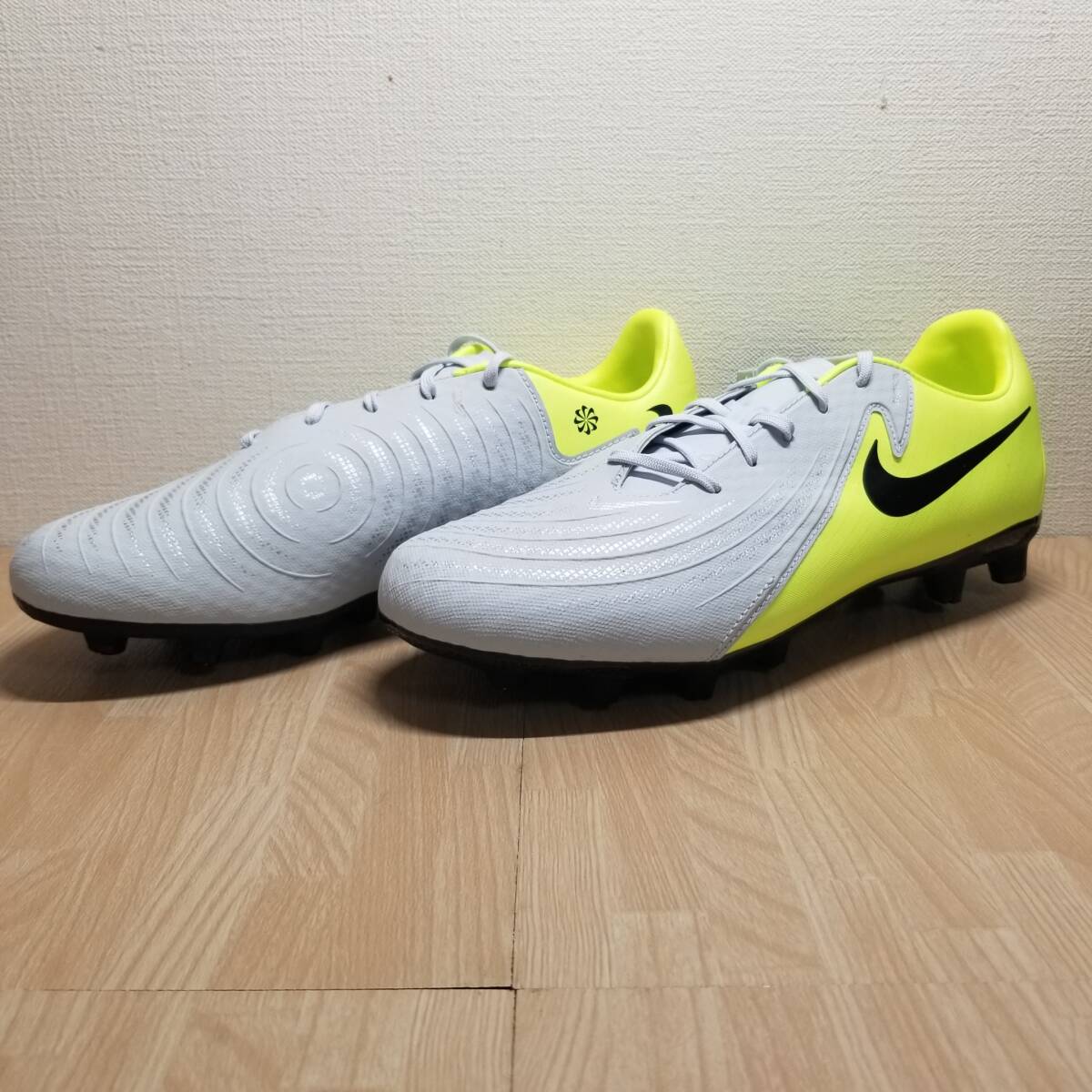 送料無料?新品未使用??！ナイキ NIKE サッカーシューズ スパイク / ファントム GX Ⅱ アカデミー HG / グレー 定価9680円 26.5ｃｍ