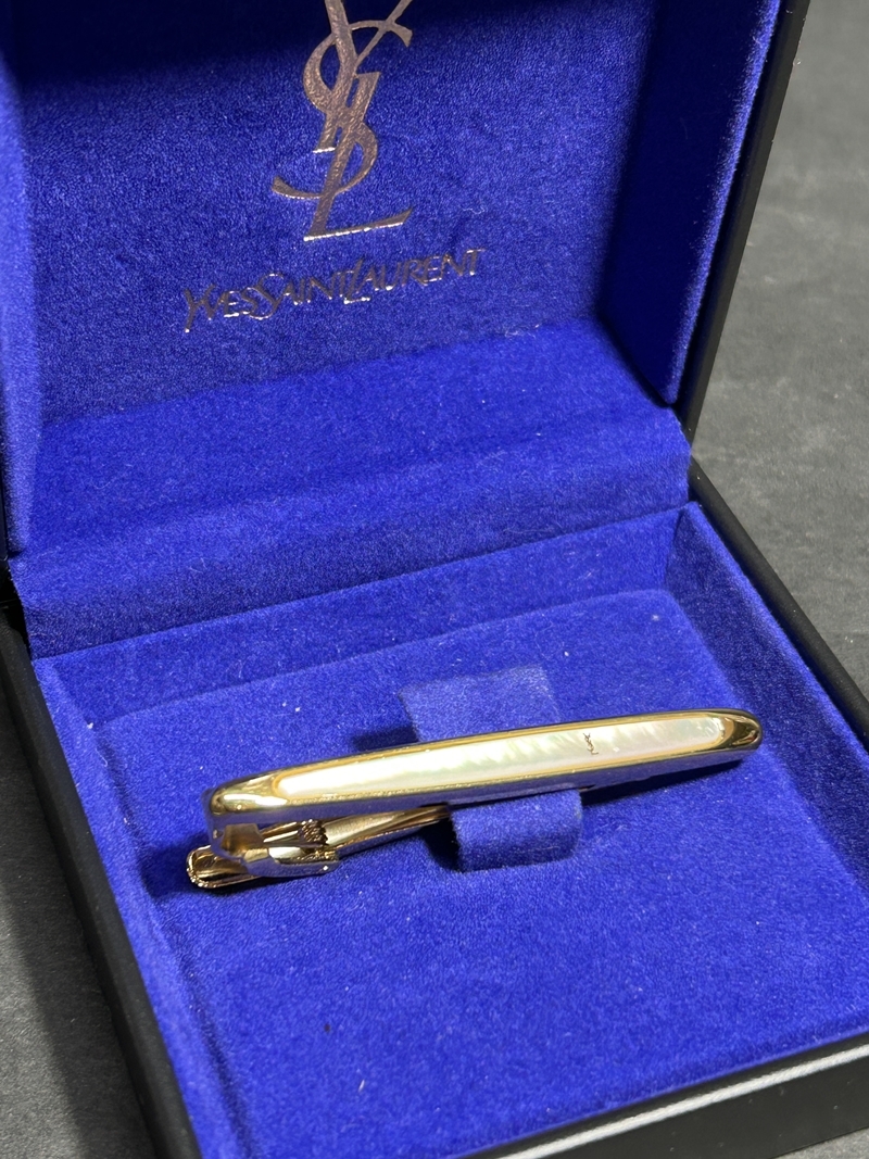 ● コレクター必見 Yves Saint Laurent イブサンローラン タイピン メンズ アクセサリー ワンポイント ケース入り my481