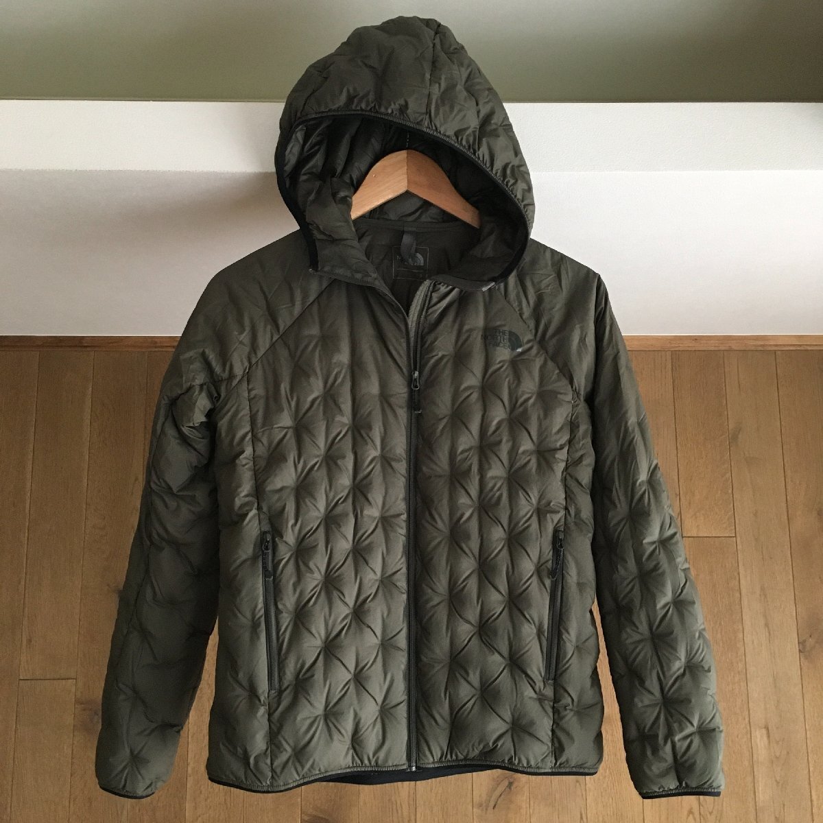 美品 THE NORTH FACE ノースフェイス アストロ ライト フーディ レディース / NDW91816 / ダウンジャケットS