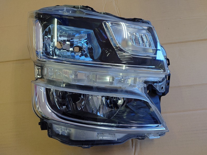スズキ ワゴンR MH55S ヘッドライトユニット 右側 35120-63R10 スズキ ワゴンR MH55S ヘッドライトユニット 右側 35120-63R10