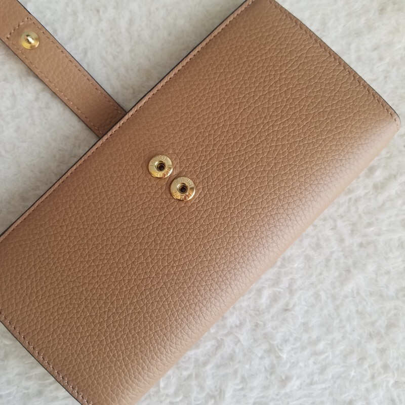 新品 LOEWE ロエベ バーティカル ウォレット ラージ 長財布 新品 LOEWE ロエベ バーティカル ウォレット ラージ 長財布