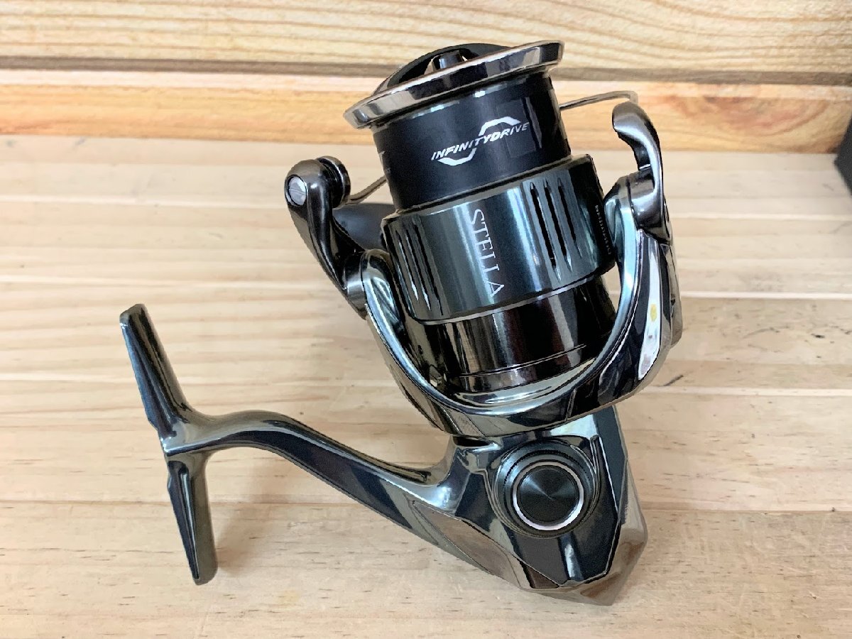 □ SHIMANO シマノ スピニングリール 22ステラ C3000MHG 043917 □ SHIMANO シマノ スピニングリール 22ステラ C3000MHG 043917