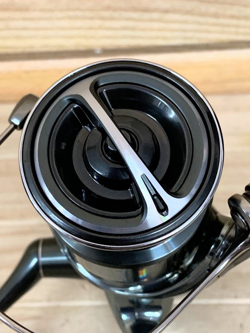 □ SHIMANO シマノ スピニングリール 22ステラ C3000MHG 043917 □ SHIMANO シマノ スピニングリール 22ステラ C3000MHG 043917