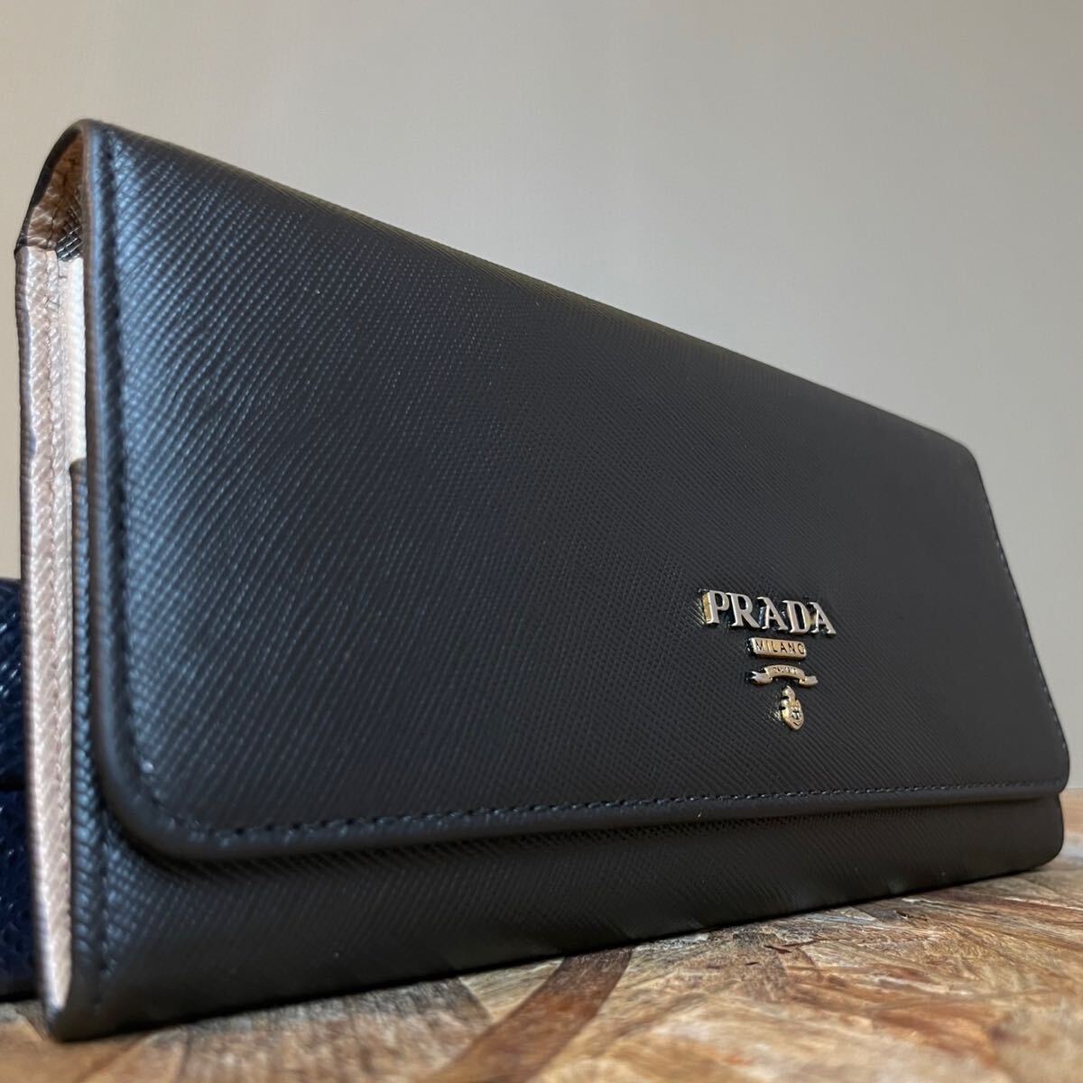一円 美品 レアカラー PRADA プラダ サフィアーノレザー 一円 美品 レアカラー PRADA プラダ サフィアーノレザー