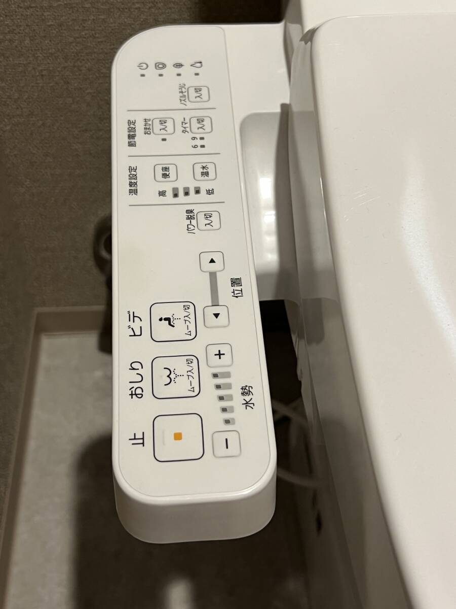X-703*トイレ/TOTO/ウォシュレットJ2/ホワイト/床下排水/未使用 X-703*トイレ/TOTO/ウォシュレットJ2/ホワイト/床下排水/未使用