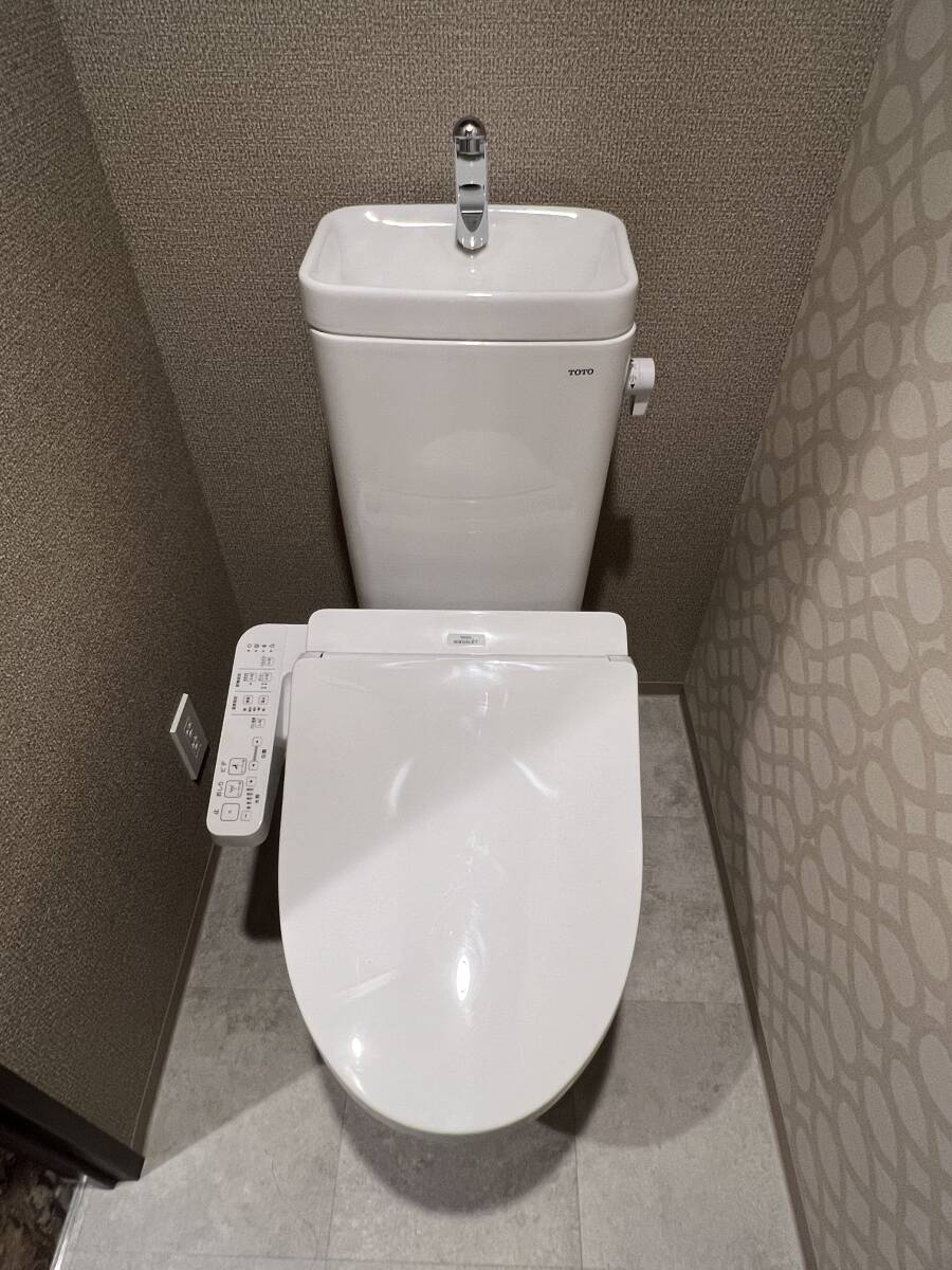 X-703*トイレ/TOTO/ウォシュレットJ2/ホワイト/床下排水/未使用 X-703*トイレ/TOTO/ウォシュレットJ2/ホワイト/床下排水/未使用