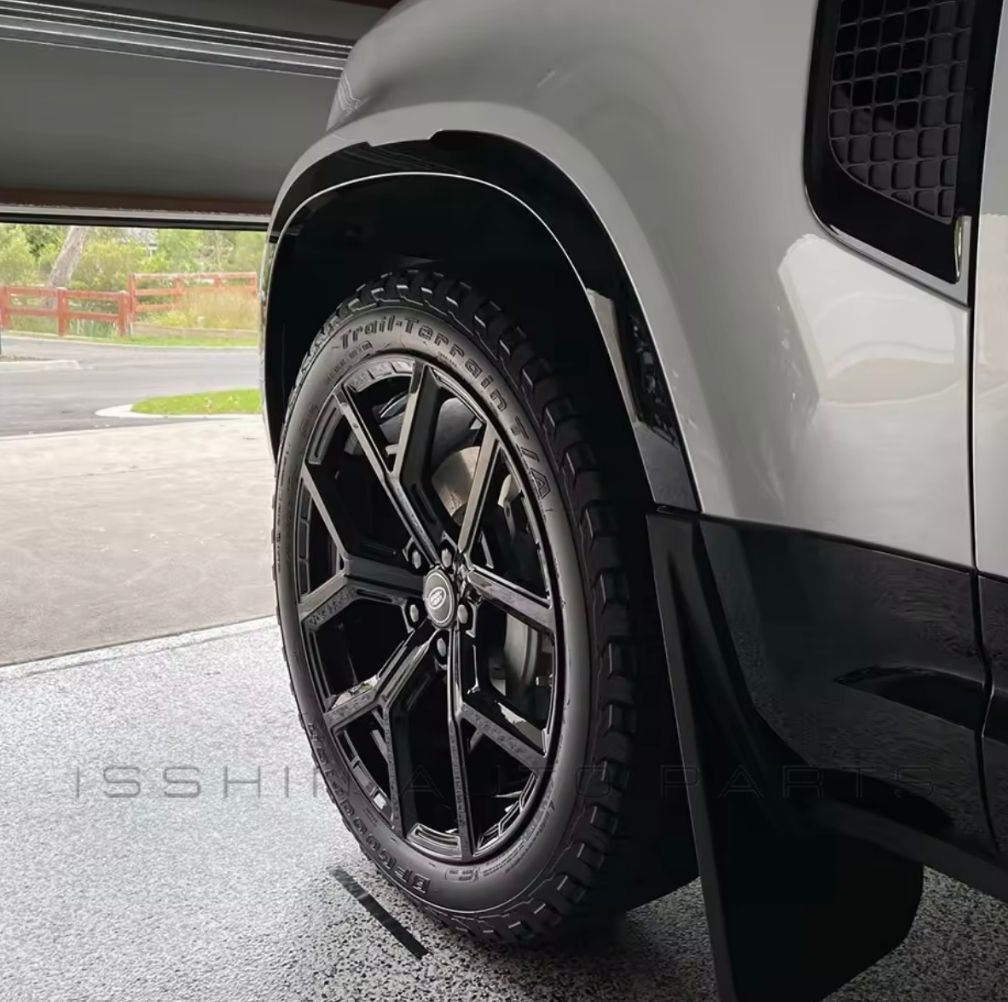 ランドローバー ディフェンダー L663 用 22インチ 4本 鍛造 新品 グロスブラック スポークホイールリム 2019年式? センターキャップ付き