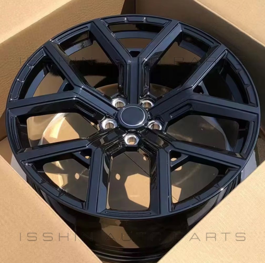 ランドローバー ディフェンダー L663 用 22インチ 4本 鍛造 新品 グロスブラック スポークホイールリム 2019年式? センターキャップ付き