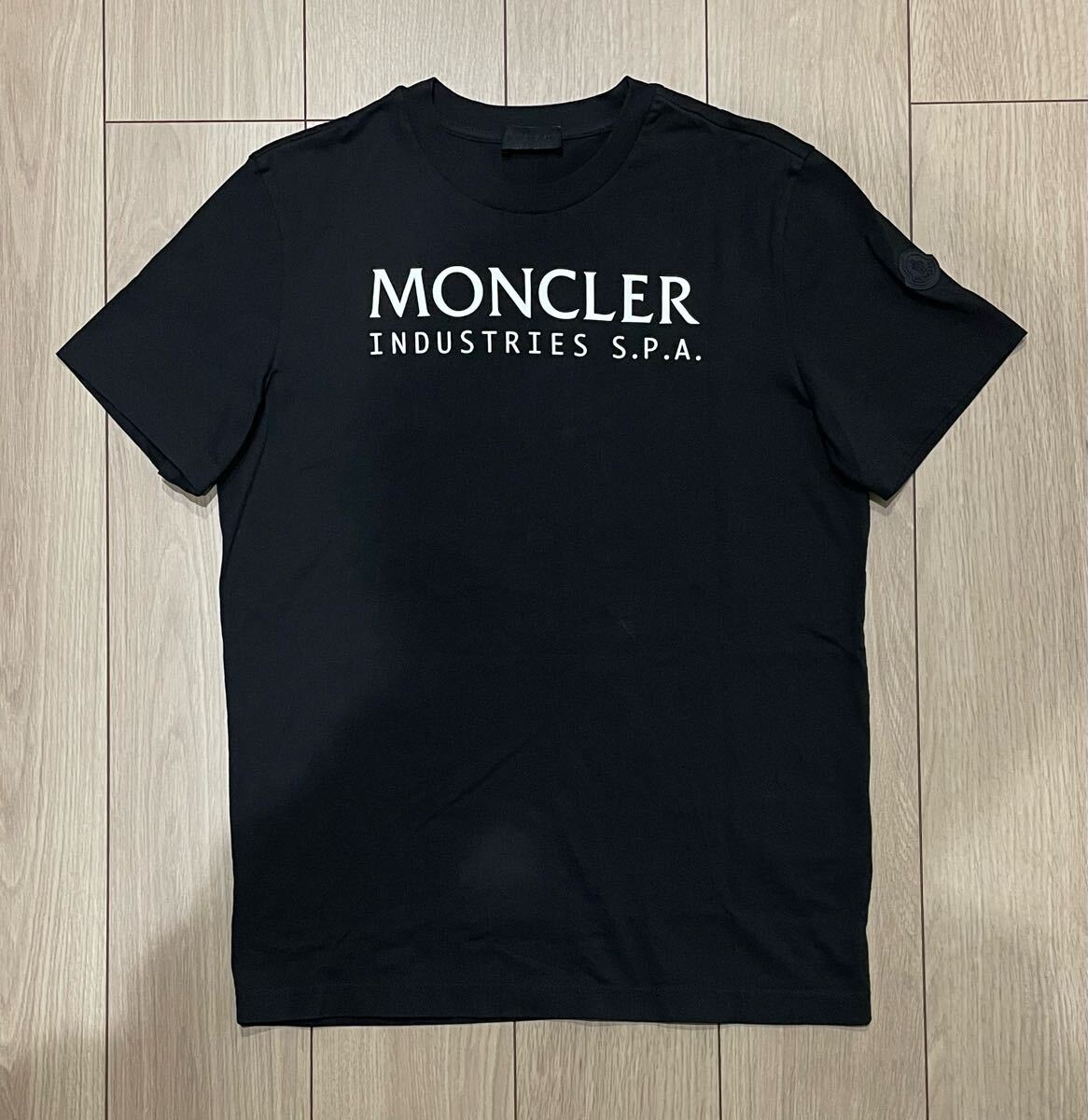 MONCLER BIG斜めロゴプリントTシャツ BLACK|トップス MONCLER BIG斜めロゴプリントTシャツ BLACK|トップス