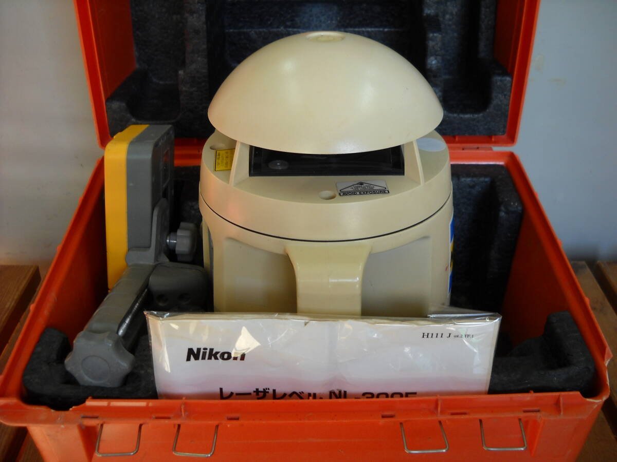 ニコン/レーザーレベル/NL-300E(水平回転)/デジタル受光器 ニコン/レーザーレベル/NL-300E(水平回転)/デジタル受光器