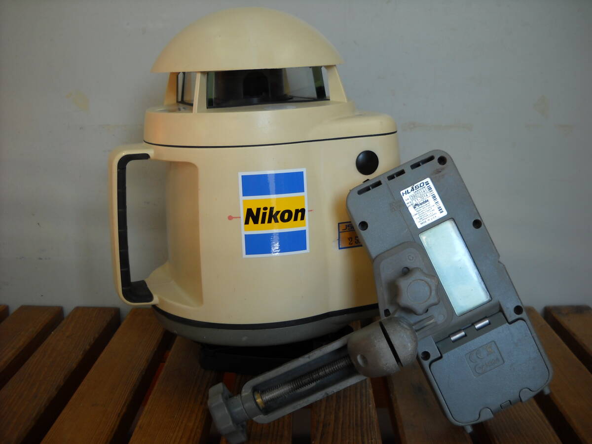 ニコン/レーザーレベル/NL-300E(水平回転)/デジタル受光器 ニコン/レーザーレベル/NL-300E(水平回転)/デジタル受光器