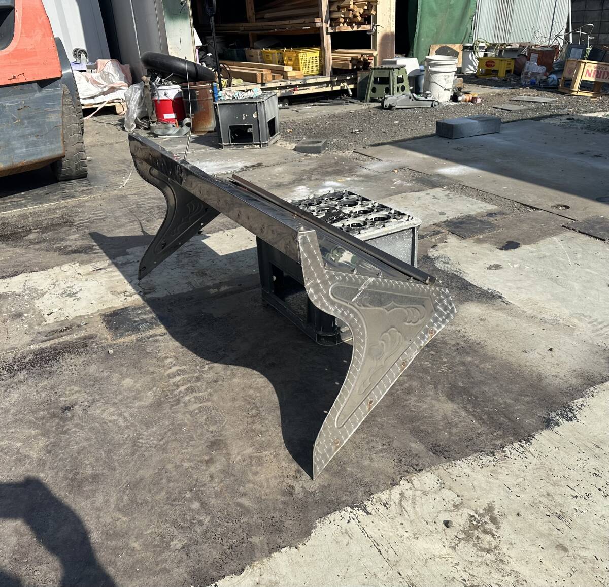 ステンレス フロントバイザー ウロコ 模様 軽トラ 軽ダンプ 軽 ステンレス フロントバイザー ウロコ 模様 軽トラ 軽ダンプ 軽