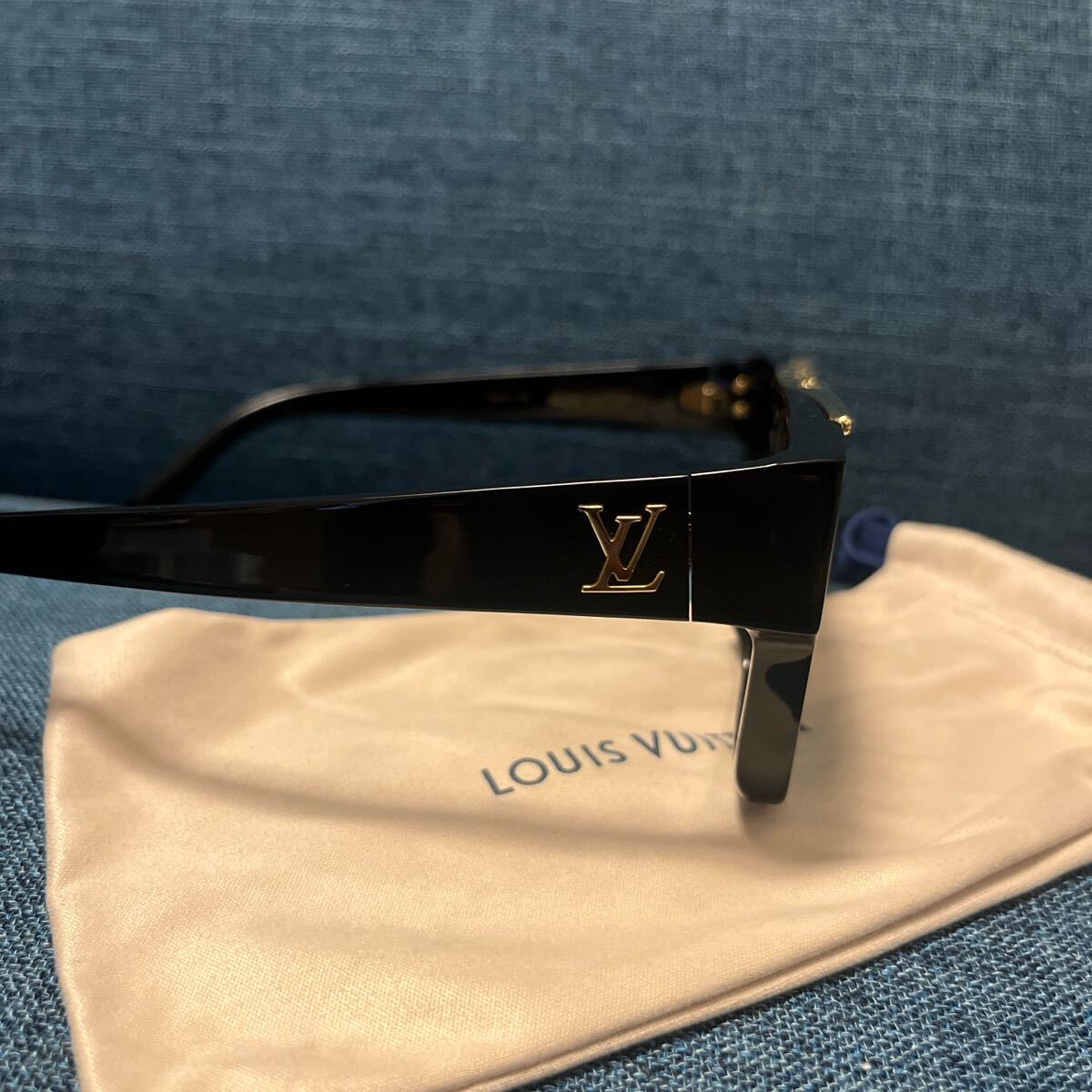 LOUIS VUITTON ブラック ゴールド サングラス satoru サングラス LOUIS VUITTON ブラック ゴールド サングラス satoru サングラス