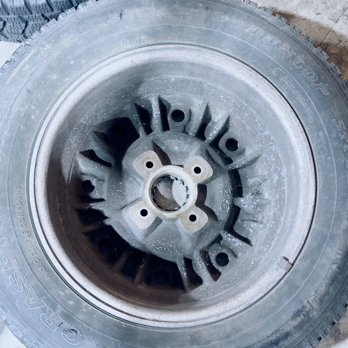 鬼希少　DR30 RS ターボ　純正　ホイール　15インチ　114.3 4穴　ニューマン　スカイライン　西部警察　マグ鍛？　タイヤは飾り
