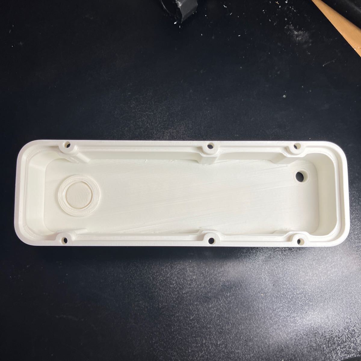 A型エンジン　タペットカバー　サニー サニトラ オブジェ　ダットサンロゴ ディスプレイモデルプラモデル オブジェ 鑑賞用b110 b210 b310