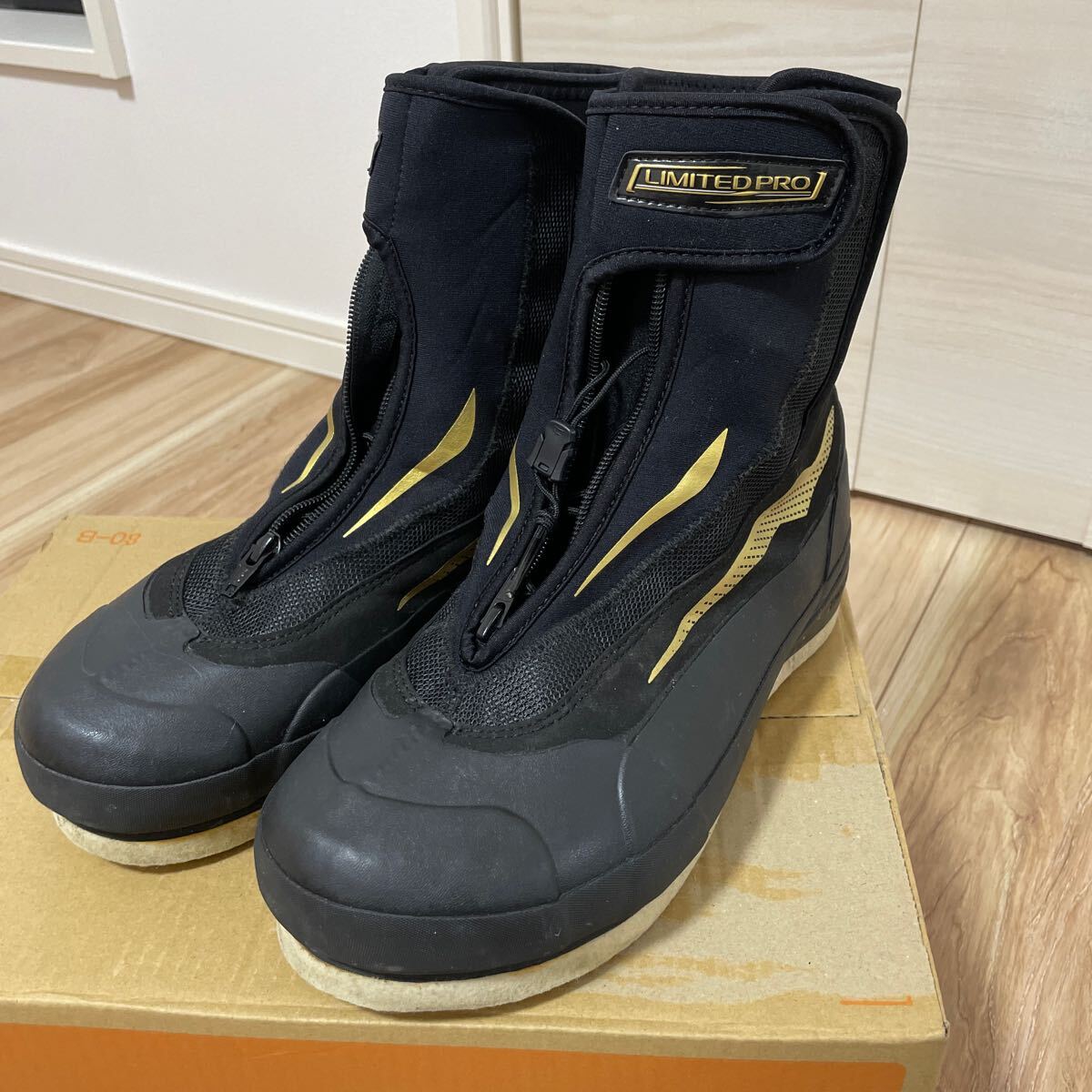 シマノ リミテッドプロ シューズ　羊毛　FS-500V