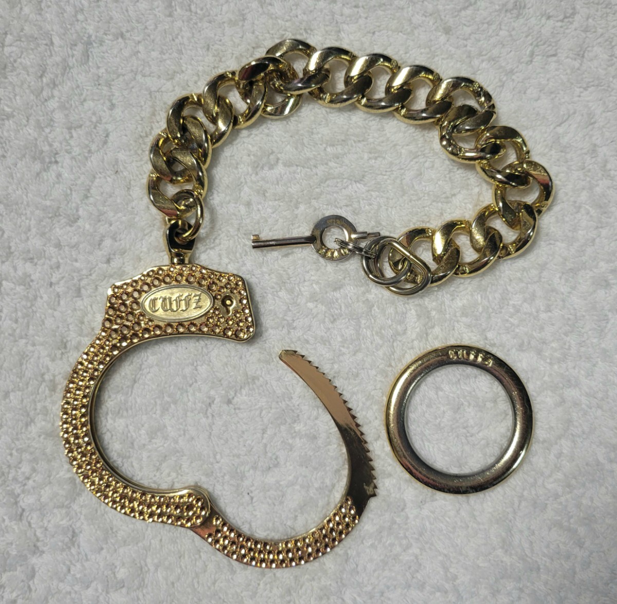 カフスバイリンツー cuffs by linz 手錠バッグ 手錠とチェーン カフスバイリンツー cuffs by linz 手錠バッグ 手錠とチェーン