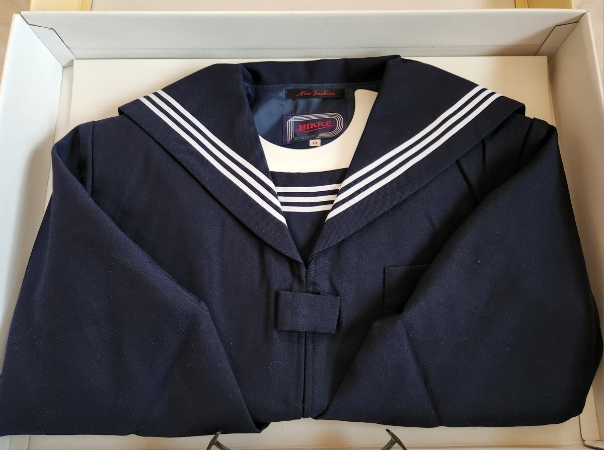 新品・未使用】セーラー服13号、スカートW69、三角ネクタイ緑 新品・未使用】セーラー服13号、スカートW69、三角ネクタイ緑