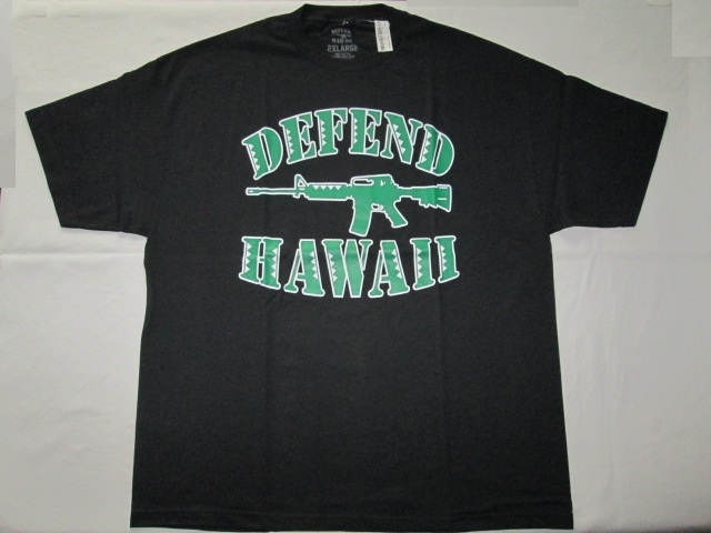 ★新品 ハワイ購入 DEFEND HAWAII ディフェンドハワイ Tシャツ 2XL XXL ブラック 黒 機関銃 アメフト カメハメハ大王 ハワイ大学デザイン★