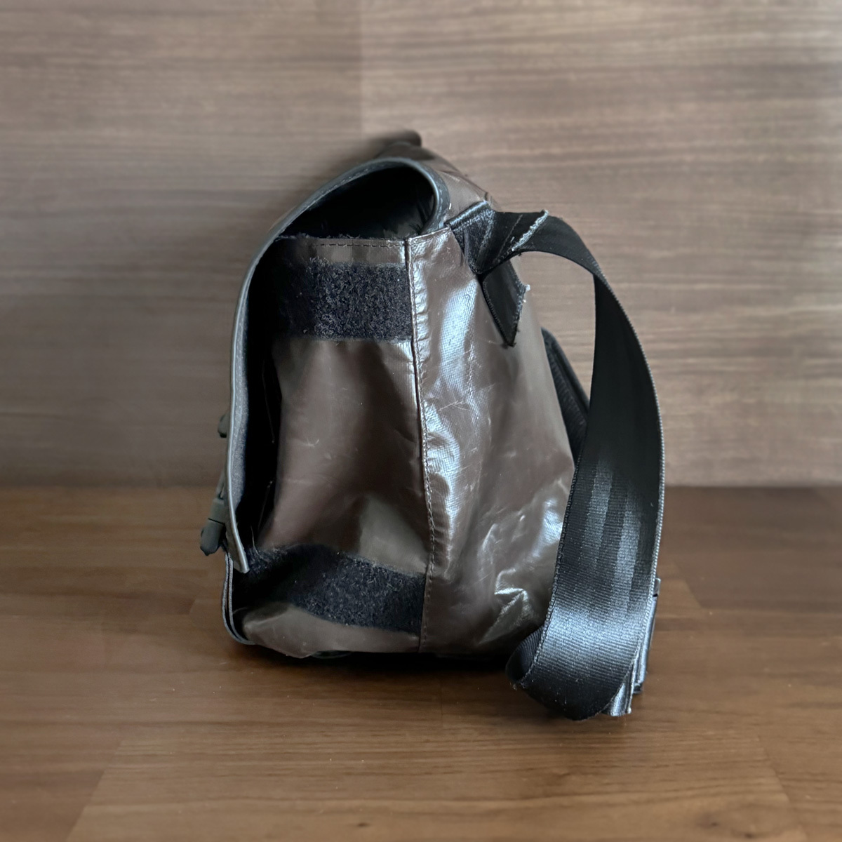 FREITAG フライターグ F17 JOE ブラウン 廃版モデル 訳あり FREITAG フライターグ F17 JOE ブラウン 廃版モデル 訳あり