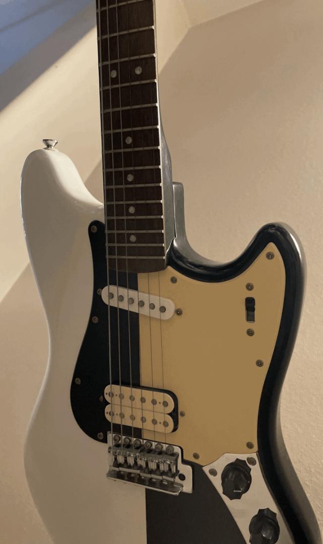 Squier 「SAWAO CYCLONE B/W」300本限定 the pillows 山中さわお