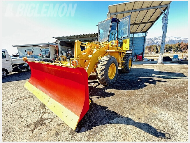 !_ колесный погрузчик ( колесный погрузчик ) Komatsu WA100-1 1988 год 8,516h с техосмотром стандарт ковш * snow лезвие имеется 