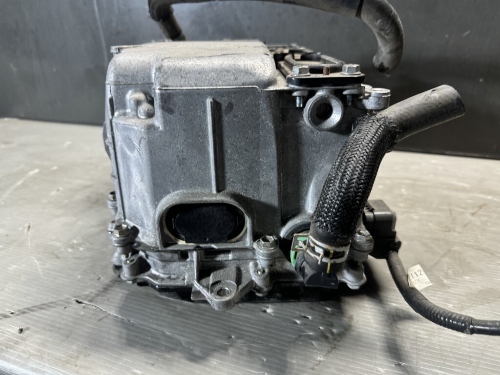 プリウス　ZVW30 インバーター　コンバータ　G9200-47140［Y/6852］ プリウス ZVW30 純正 インバーター コンバーター G9200-47140 ジャンク品