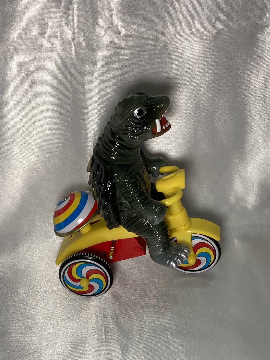 M1号 ガメラ 三輪車 イエローグレー ソフビ フィギュア GAMERA M1号 ガメラ 三輪車 イエローグレー ソフビ フィギュア GAMERA
