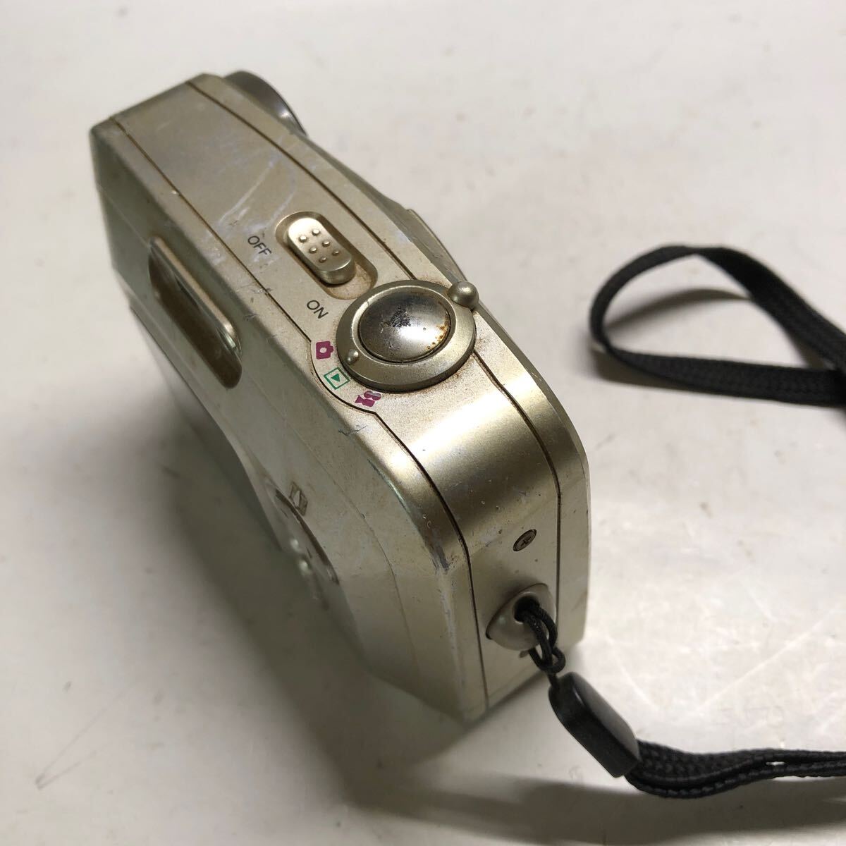 FUJIFILM FINEPIX A201 デジタルカメラ　/3