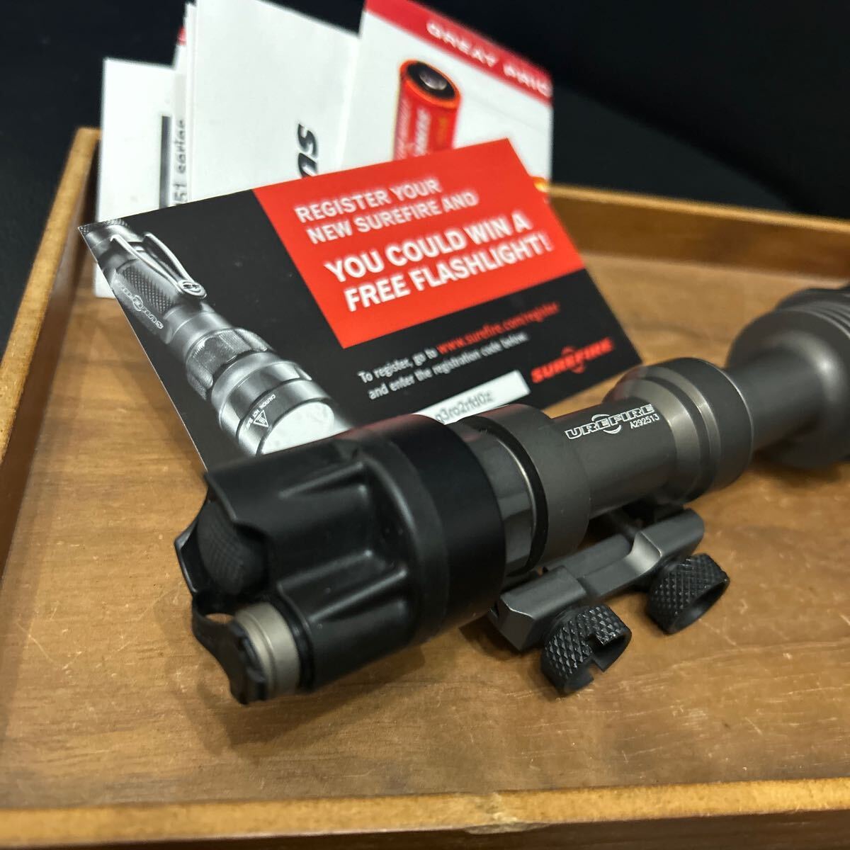【新品】アメリカ軍　放出品SUREFIRE M951 タクティカルライト 実物 新品】アメリカ軍放出品SUREFIRE M951 タクティカルライト 実物