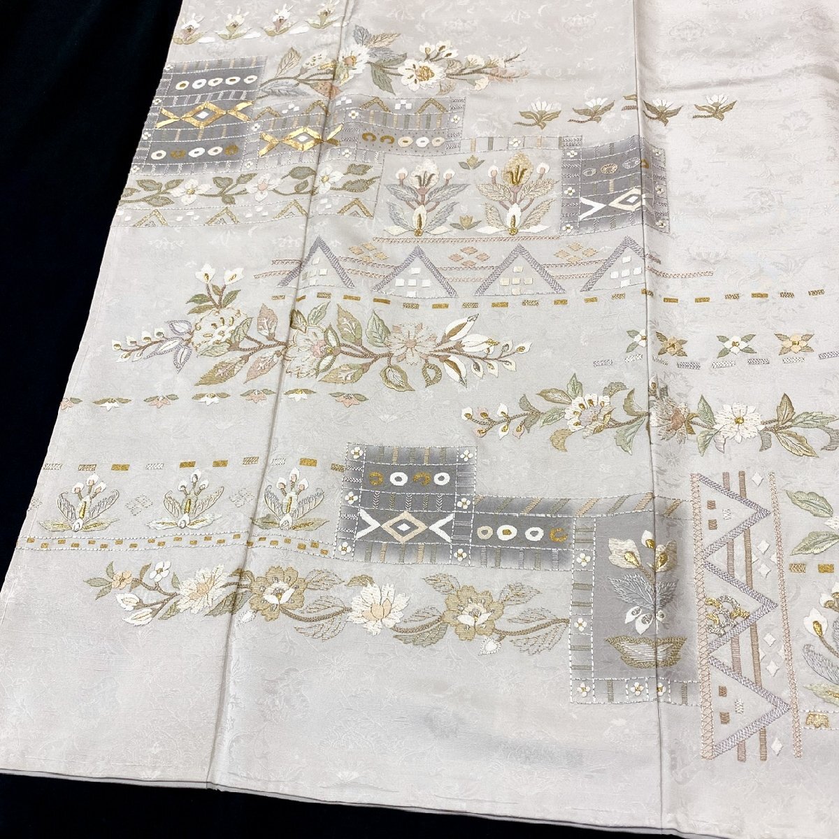 着物月花 総刺繍 金駒刺繍 蘇州刺繍 ぼかし染 唐花文様 訪問着 着物月花 総刺繍 金駒刺繍 蘇州刺繍 ぼかし染 唐花文様 訪問着