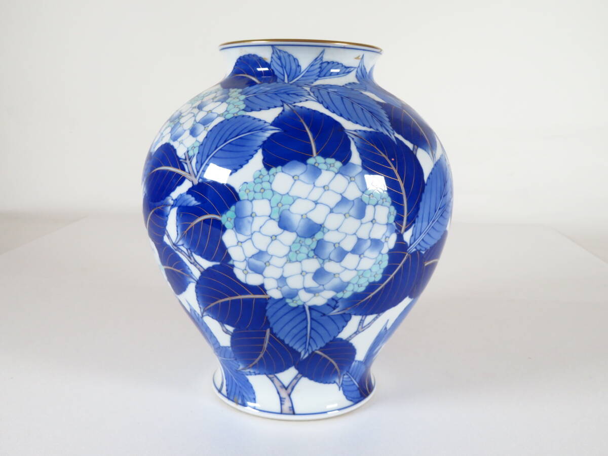 旧家整理品【オールド香蘭社製 染付紫陽花文花瓶】飾壺 壷 細密 旧家整理品【オールド香蘭社製 染付紫陽花文花瓶】飾壺 壷 細密