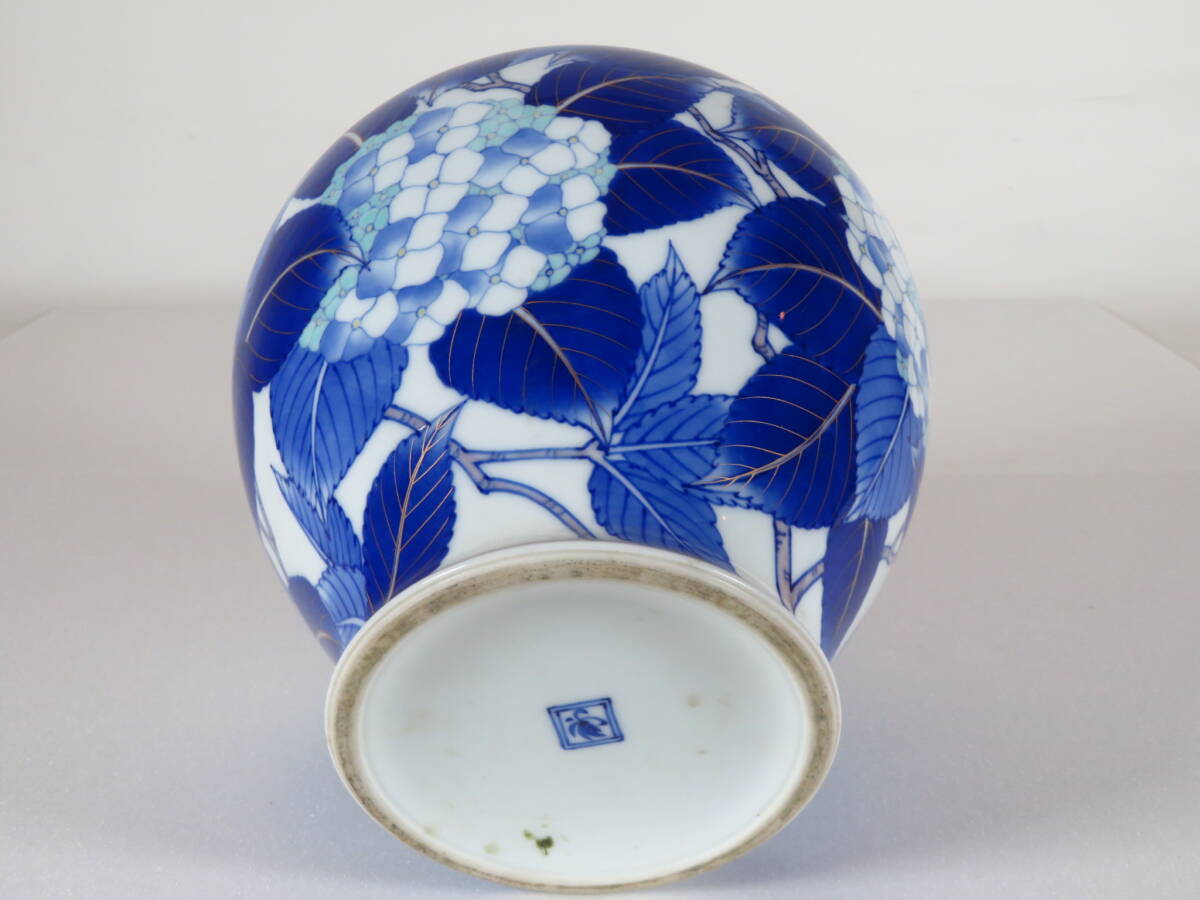 旧家整理品【オールド香蘭社製 染付紫陽花文花瓶】飾壺 壷 細密 旧家整理品【オールド香蘭社製 染付紫陽花文花瓶】飾壺 壷 細密